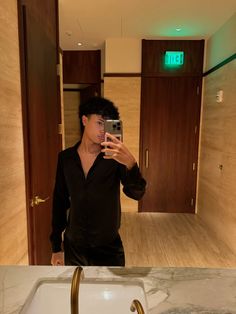 ig tonyreii Dinner Outfit, Dinner Outfits, Mirror