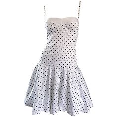 Incredible vintage 80s ENRICO COVERI white and black polka dot printed dress! Features all over polka dots, with white silk grosgrain ribbon detail at bust. Super flattering bodice, with an attached flared skirt! Hidden zipper up the back with hook-and-eye closure. Softest 100% cotton, with slight stretch. Can easily transition from day to night. Perfect with sandals, flats or wedges for day, or heels / boots for evening. Great belted or alone. In great condition. Made in Italy. Approximately Si 80s Dresses Casual, 1970 Outfits, Polka Dot Summer Dresses, Fit And Flare Cocktail Dress, Designer Summer Dresses, Night Skirt, White Vintage Dress, Polka Dots Outfit, 60's Dress