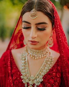 Red Bridal Lehenga, Asian Wedding Dress Pakistani, Sabyasachi Bride, Red Bridal Dress, Latest Bridal Lehenga, Bridal Eye Makeup, Bridal Lehenga Red, Bridal Outfit