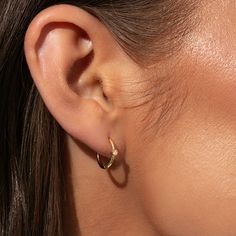 Add a glimmer of sparkle to your ear stack with our Solo Diamond Vermeil Huggies. Crafted with 18k gold over sterling silver, these huggie earrings feature a real, slightly included round-cut diamond that’s sure to get attention. For a full ear stack, layer these mini gold hoops with our Diamond Pavé Vermeil Huggies. Yellow Gold Huggie Jewelry With Single Diamond, Fine Jewelry Gold Huggie Earrings With Single Diamond, Gold Sterling Silver Huggie Earrings With Single Diamond, Gold Huggie Earrings With Single Diamond, Gold Minimalist Round Cut Hoop Earrings, Gold Minimalist Hoop Earrings, Gold Huggie Jewelry With Single Diamond, Huggie Diamond Earrings In Yellow Gold With Single Diamond, Gold Small Hoop Diamond Earrings In Minimalist Style