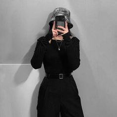 Baggy Clothes Aesthetic, Outfit Primavera, Baggy Clothes, Tumblr Outfits, Modest Fashion Outfits, Clothing Hacks, Aesthetic Outfits, Cute Casual Outfits, Hat Fashion