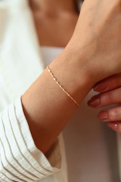 14k Solid Gold Sequin Faceted Chain Bracelet, Dainty Bracelet, Thin Chain Bracelet,Minimalist Handmade Real Gold Bracelet, Best Price Material: 14k Solid Gold (Not Gold Filled or Gold Plated) Karat: 14K (real gold) 585 Gold Color: Yellow Gold Closure: Spring Ring Chain width: 1.5 mm This bracelet is made with real 14k gold and is stamped with the appropriate 14k metal stamp 585. The perfect birthday or holiday (Valentines Day, Hanukah, Christmas, Mothers Day...etc.) gift! As with all of our prod Real Gold Bracelet, Fantasy Earrings, Solid Gold Bracelet, Bar Necklace Personalized, Bracelet Minimalist, Snake Jewelry, Gold Bar Necklace, Bracelet Dainty, Dainty Bracelet