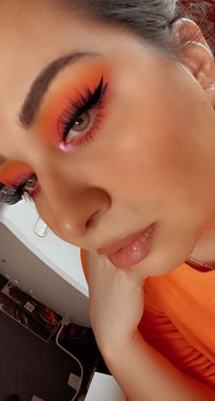 Costume Makeup Tutorial, Halloween Eyeshadow, Sunset Eyes, Sunset Eyeshadow, Artsy Makeup, Cute Halloween Makeup, Rave Makeup