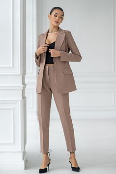 Fabric: High quality suiting fabric crepe 65% Cotton, 35% Polyester Included: Jacket and pants Wide-lapel Single-breasted High-rise pants Fitting: Regular-Fit Lining option: Fully-Lined Jacket vent: No vent Jacket length: 69 cm/ 27 in Sleeves length: 62 cm/ 24,4 in Pants length (inseam): 100 cm/ 39,3 in Suit Jacket For Women, Formal Suits For Women, Black And White Suit, Classy Suits, Suiting Fabric, Fitted Jumpsuit, Pantsuits For Women, Classy Work Outfits, Casual Suit