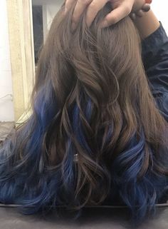 Under Hair Dye, Blue Brown Hair, Blue Hair Highlights, Dark Blue Hair, Hair Color Underneath, Peekaboo Hair, Cute Hair Colors, Fesyen Rambut, Hair Color Streaks