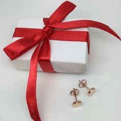 Valentine's day promotion. Men's 6mm flat disc stud earrings handcrafted from 925 sterling silver. SPECIFICATION Base metal: high quality solid fine 925 sterling silver Outer plating: 18K rose gold, polished Diameter: 6mm, size M Ear Post: 20 gauge, normal piercing, 925 sterling silver Gift box and ribbon upon request Link to all other disc stud earrings in our etsy shop https://www.etsy.com/shop/360JewelsElite?section_id=12016752&ref=shopsection_leftnav_5 Thanks for your interest in in our Minimalist Earrings With Polished Finish As Gift, Minimalist Polished Earrings As Gift, Minimalist Polished Earrings For Gifts, Valentine's Day Gift Earrings With Polished Finish, Modern Earrings For Valentine's Day Gift, Rose Gold Earrings With Polished Finish Gift, Rose Gold Polished Finish Earrings As Gift, Rose Gold Polished Earrings Gift, Gift Rose Gold Earrings With Polished Finish