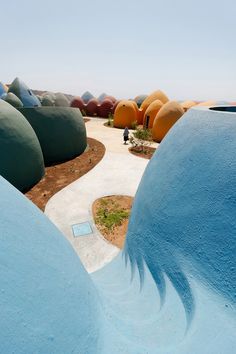 there are many blue mounds in the park