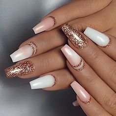 Nails totalmente trabalhadas Winter Manicures, Rose Gold Nails, Art Winter, Prom Nails, Nail Polishes, Art Tutorial, Gold Nails, Gorgeous Nails, Cute Acrylic Nails