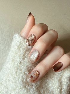 Chic Nail Designs, Statement Nail, Chic Nail Art, Fall Nail Art, Brown Nails, Deep Burgundy, Fall Nail, Chic Nails, Warm Brown