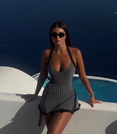 @dodonaavdiuu on ig Mode Zara, Vacay Outfits, Looks Chic, Insta Photo Ideas, Mode Inspiration, Vacation Outfits, Looks Vintage, Beautiful Woman, Holiday Outfits