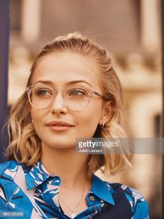 Female Glasses, Glasses For Face Shape, Glasses Frames Trendy, Female Guitarist, Eye Wear Glasses