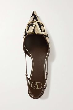 Valentino Shoes 2023, Valentino Slingback Heels, Shoe Outline, Valentino Heels, Summer Office Outfits, Outfits Stylish, Shoes Heels Classy, Summer Office, Classy Shoes