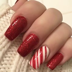 25+ Easy Christmas Nail Art Designs To Try Yourself. Holidays Nail Art. Christmas Nails Inspo. Christmas Nails DIY. Elephant on the Road. Xmas Nail Designs, Christmas Nails Diy, Christmas Nail Art Easy, Holiday Nails Christmas, Christmas Nails Easy