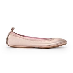 High on shine and high on style – our Samara Metallic Leather Ballet Flat is adored for its effortless elegance. Now featuring an upgraded memory foam footbed, it provides even more cushioned comfort and breathability without adding any extra weight. With our signature foldable styling, premium high-grade leather sock lining, and a supple suede midsole, the Samara ensures superior flexibility and softness with each step. Metallic leather upper; leather lining & sock Elastic top line for a slippe Foldable Ballet Flats, Elastic Top, Leather Socks, Leather Ballet Flats, Effortless Elegance, Samara, Ballet Flat, Metallic Colors, Gold Leather