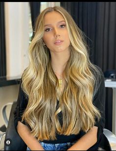 Forehead Hairstyle, Caramel Balayage Hair, Large Forehead, Gold Blonde Hair, Balayage Hair Blonde Long, Balayage Long Hair, Cabello Hair, A Hairstyle, Medieval Europe