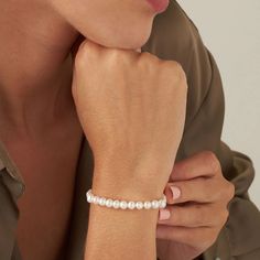 Elevate your jewelry collection with this luxurious freshwater pearl bracelet, featuring 6mm natural pearls and a stunning 18K white gold lobster clasp. The pearls’ larger size provides a bold yet elegant statement, making this bracelet perfect for both day and evening wear. The radiant white gold clasp adds a touch of sophistication, ensuring the bracelet stays securely in place. This piece is ideal for those who appreciate classic design with a modern twist. Treat yourself or a loved one to th August Birthstone Jewelry, July Birthstone Jewelry, Freshwater Pearl Bracelet, Gifts For New Mums, Jewelry Ring Box, Pearl Jewellery Earrings, Fine Jewelry Collection, Evil Eye Jewelry, August Birth Stone