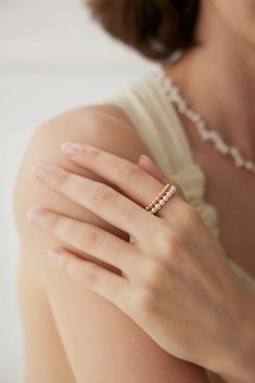 Minimalism Pearl Ring | Jewelry | Three Fleas Pearl Jewelry Ring, Work Party, Model Pictures, Ring Jewelry, Pearl Ring, Lighting, Ring