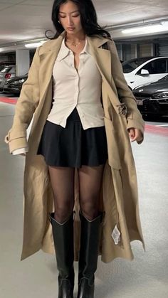 Girly Classy Outfits, English Outfit, 2019 Fashion Trends, Hogwarts Outfits, 6th Form, Cute Professional Outfits, Bold Outfits, Venus Fashion, Sixth Form