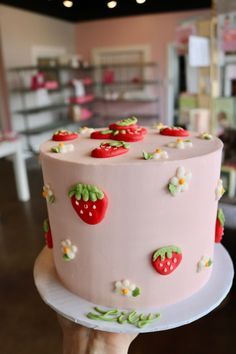 Two Sweet Strawberry Birthday Cake, Strawberry And Daisy Cake, Birthday Cake Strawberry Shortcake, Strawberry Cake For Baby Girl, Strawberry Cake Birthday Girl, Strawberry Cake Ideas Birthdays, Strawberry Shortcake Cake Ideas, Pink Cake With Strawberries, Strawberry Theme Baby Shower Cake