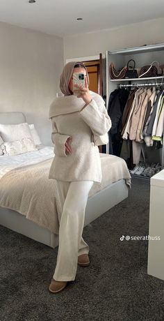 #modestwear #modestwear #modestwearinspiration #modestinspiration #hijabi #hijabiinspiration #outfit #outfitinspo #outfitinspiration Modest Fashion Nova Outfits, Hijab Fashion University, Hijabi Uggs Outfit, Modest Interview Outfit Hijab, Hijabi Winter Outfits Modest Fashion, Elegant Hijabi Outfits, Hijabi School Outfits, Hijab Fashion Inspiration Winter, Elegant Hijab Outfit