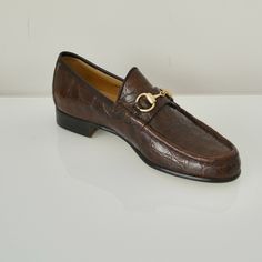 Authentic Gucci Genuine Crocodile Horsebit Loafers Style 015941 Size: Gucci 9 Eu 43 Us 9.5 Color: Brown New With Box Made In Italy Comes With Gucci Box Caiman Alligator Golden Horsebit Hardware Leather Insoles Caiman Alligator, Gucci Box, Horsebit Loafers, Loafers Style, Gucci Shoes, Mens Casual Shoes, Loafer Shoes, Alligator, Casual Shoes