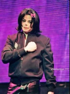 michael jackson as michael jackson on stage