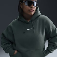 Grounded in style, comfort and versatility, meet our take on luxury loungewear. This classic hoodie helps you stay cozy all day long, thanks to midweight fleece that feels soft yet structured. Plus, exaggerated details (like taller ribbing and oversized fit) give you a trend-right look. Thick Hoodies, Nike Sportswear Phoenix Fleece, Cute Hoodies, Cute Nike Outfits, Luxury Loungewear, Christmas Money, Loungewear Luxury, Hoodie Green, Plus Size Vintage