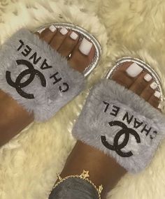 Cute Slides, Chanel Sandals, Hype Shoes, Cute Sandals, Shoe Closet, Slides Shoes, Dream Shoes, Look Casual, Chanel Handbags