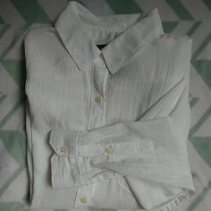 Classic, Relaxed Fit In A 100% Soft Cotton. New With Tags And Buttons. Never Worn. Classic Relaxed Fit Beach Blouse, Classic Relaxed Fit Blouse For Beach, Classic Long Sleeve Blouse For The Beach, Classic White Beach Top, Top Banana, Fit In, Workout Shirts, Banana Republic, Button Down Shirts