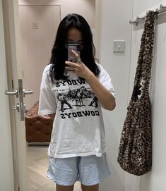 Oversized Sleep Shirt Aesthetic, Comfy T Shirt Outfits, Summer Fits Oversized, Oversized Tshirt And Shorts, Fitting Room Mirror Selfie, Fitting Room Mirror, Oversized Tshirt Outfit Casual, Room Mirror Selfie, Big Tshirt Outfit