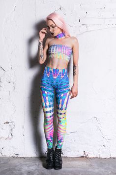 "Reflective Leggings cuz u know yo mirror dasn't lie, u're electromagnetic, goddamn hot as July. P.S.: Now you can also buy a perfect matching choker top. Check it here - https://etsy.me/2WYLFp2 ► Material Devil Walking is made of high-quality four-way stretch Italian Lycra® and boy, doesn't it feel smooth! Nothing beats wearing something so sleek and polished. P.S.: Give it a try and you won't want to take it off. ► What you have to know about the colors? The colors of the fabric are extremely Rave Outfit Plus Size, Holographic Texture, Plus Size Festival, Burning Man Style, Rave Party Outfit, Edm Festival Outfit, Rainbow Leggings, Liquid Marble, Festival Outfits Rave