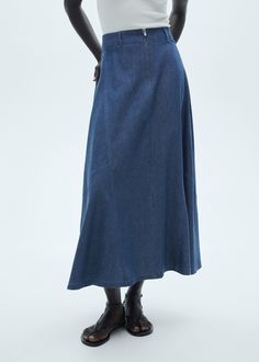 Zipped denim skirt - Women | MANGO USA Cape Skirt, Midi Denim Skirt, Denim Skort, Denim Skirt Women, Denim Style, Streetwear Men Outfits, Jeans Rock, Denim Fashion, Skirt Length