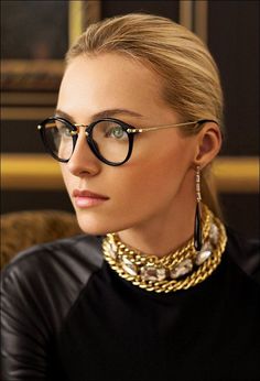 Occhiali da vista Ralph Lauren, semplicità ed eleeganza Valentina Zelyaeva, Ralph Lauren Style, Wearing Glasses, Ralph Lauren Collection, Girls With Glasses, Colonial Style, Geek Chic, Glasses Fashion, Eye Glasses