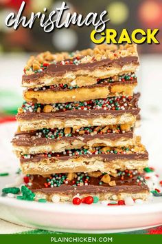 Christmas Crack Recipe - Saltine Cracker Candy - the ultimate holiday treat! Layers of buttery toffee, rich chocolate, and crunchy cracker, all topped with a toffee bites and Christmas sprinkles. Easy to make and impossible to resist, Christmas crack is perfect for holiday gatherings, gift-giving, or just indulging on cozy nights in. Caramel Recipe Easy, Saltine Cracker Toffee, Saltine Cracker, Christmas Candy Easy, Homemade Toffee, Cracker Toffee, Toffee Recipe