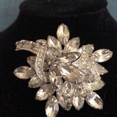 This Is Such A Nice Big Sparkly Vintage Eisenberg Rhinestone Brooch. All Stones Are Present And Accounted For And Shiny! The Pain In The Back Is Perfect. The Brooch Measures Ribeye, 3 X 2”. Wonderful For Some Sparkle In The Holiday Season That Is Just Around The Corner! Great For Your Collection Or A Wonderful Gift. Thank You For Looking! Pearl And Lace, Rhinestone Brooches, Vintage Costume Jewelry, Around The Corner, Vintage Costumes, Girls Best Friend, Costume Jewelry, Favorite Jewelry, The Holiday