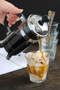 Easy Double Coffee Affogato - A classic, elegant Italian dessert and coffee all in one. Cold and creamy coffee ice cream topped with hot, strong coffee. Coffee Affogato, Affogato Coffee, Creamy Coffee, Italian Dessert, Coffee Ice Cream, Ice Cream Toppings, Strong Coffee, Italian Desserts, Classic Elegant