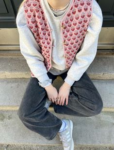 scandi outfit inspo, vest, colorful vest, copenhagen fashion inspiration, baggy jeans, adidas forum, how to style vests Scandi Outfit, Vest Colorful, Colorful Vest, Vest Outfit, Winter Mood, Adidas Forum, Style Vest, Copenhagen Fashion, Copenhagen Style