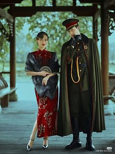 Chinese Wedding Photos, Gaun Abad Pertengahan, Chinese Style Dress, Couple Poses Reference, Concept Clothing, Chinese Wedding, Pose Reference Photo, Portrait Inspiration, Photo Styling