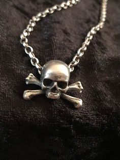 Skull And Crossbones Necklace, Skull Necklace Aesthetic, Skull Necklaces, Skull Clothes, Skull Accessories, Skull Jewelry, Skull Necklace, Skull Pendant, Becky G