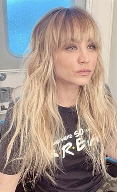 Kaylee Cuoco Hair, Kaley Cuoco Hair, Hair Today Gone Tomorrow, Long Shag Haircut, Long Hair With Bangs, Kaley Cuoco, Happy Hair, Hair Color And Cut, Good Hair Day