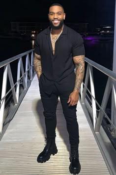 Clothes To Wear On A Date, Fitted Outfits For Men, All Black Date Night Outfit Men, Black And White Casual Outfits For Men, Mens Black Outfit Classy, Black Man Date Night Outfit, Black Short Sleeve Button Up, Men All Black, Black Men All Black Outfit