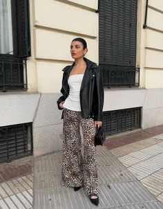 Wide-leg sateen animal print pants - Pants - Women | Bershka Knit Bandeau, Wide Leg Pants Outfit, Animal Print Pants, Bandeau Tops, Sport Swimwear, Print Pants, Sweaters Knitwear, Bandeau Top, Fashion Shoot