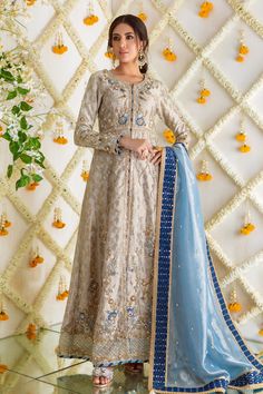 Sibel | Pakistani Designer Outfit | Sarosh Salman Marriage Clothes, Asian Clothes, Cultural Fashion, Pakistan Dress, Mehndi Dresses, Desi Outfits, Floral Lehenga, Traditional Attires, Pakistani Clothes