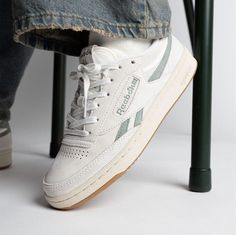 Reebok Club C Revenge Outfit, Reebok Club C Revenge Vintage, Reebok Outfit, Reebok Club C Revenge, Club C Revenge, Hype Streetwear, Shoes Reebok, Mode Shoes, Basket Vintage