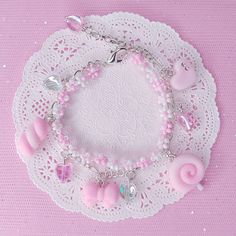 .**o**.✰*o¨oº*. 🎀 D E S C R I P T I O N 🎀 .*ºo¨o*✰.* Super sweet and kawaii bracelet composed by a string of daisies made with glass beads and a steel chain with cute charms made in polymer clay! Make your outfit super cute with this bracelet ♥ .**o**.✰*o¨oº*. 🎀 S H I P P I N G 🎀 .*ºo¨o*✰.* Shipping is 5€ airmail without tracking number worldwide. Italia: raccomandata If you need a tracking number, just add this listing to your order: https://www.etsy.com/listing/159837874/add-this-to-your-o Kawaii Bracelet, Candy Jewelry, Kawaii Hairstyles, Daisy Bracelet, Kawaii Jewelry, Kawaii Accessories, Charms Bracelet, Girly Accessories, Cute Charms