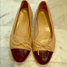 Black And Tan Classic Ballet Flat. Used Condition But Lots Of Life Left! Well Maintained. Ballerina Flats Shoes, Chanel Ballerina Flats, Chanel Ballerina, Chanel Cream, Chanel Flats, Shoes Chanel, Ballerina Shoes Flats, Shoes Size 6, Black Ballet Flats