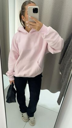 Pink Cropped Hoodie Outfit, Cropped Hoodie Outfit, Pink Cropped Hoodie, Hoodie Outfit, Pink Outfit, Pink Hoodie, Cropped Hoodie, Hoodies Womens, Sweatshirts