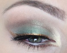 // Make Up Eraser, Flower Shoot, Gold Eyeliner, Morphe Eyeshadow, How To Do Eyeliner, Makeup Board, Gold Makeup