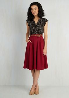 Breathtaking Tiger Lilies Skirt in Merlot. This morning, a bundle of bright flowers was waiting at your door. #red #modcloth Mens Fall Outfits, Tiger Lilies, Teacher Fashion, Mode Tips, Teaching Outfits, Teacher Clothes, Summer Work Outfits, Mode Casual, Teacher Style