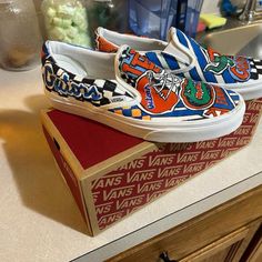 Custom Hand Painted University of Florida Gators Vans Sneakers - Etsy Florida Gators Football, Gators Football, Vans Slip On, Florida Gators, University Of Florida, Vans Sneakers, Custom Hand Painted, Slip On Sneakers, Cowboy Hats